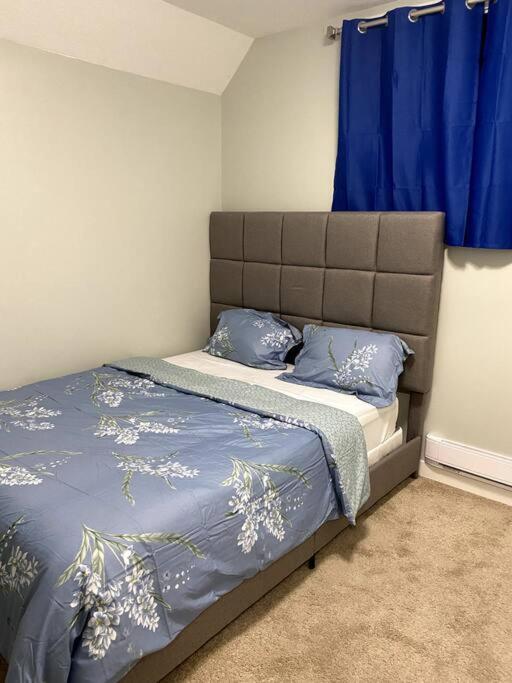 Beautiful And Spacious 1 Room In A Very Quiet Area Airdrie Bagian luar foto